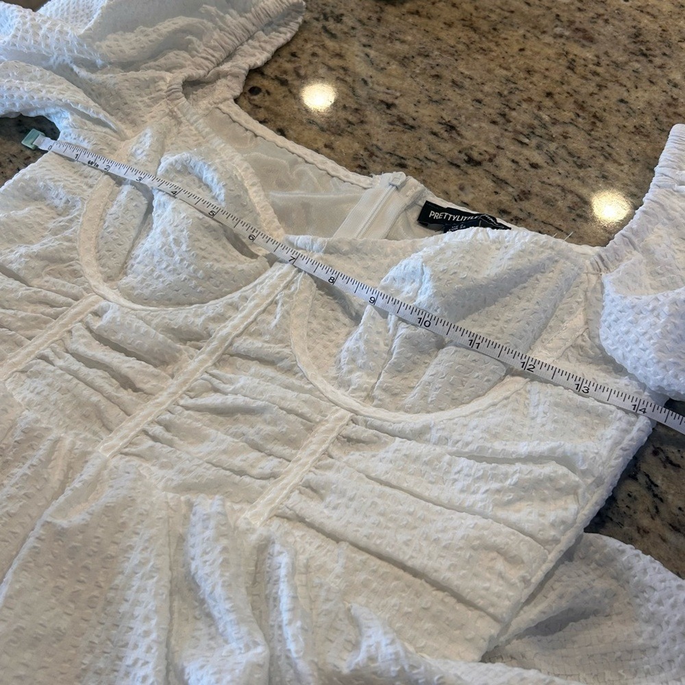 PrettyLittleThing Mini Dress Size 4‎ White Tiered Ruffle Puff Sleeve Corset - Picture 9 of 15